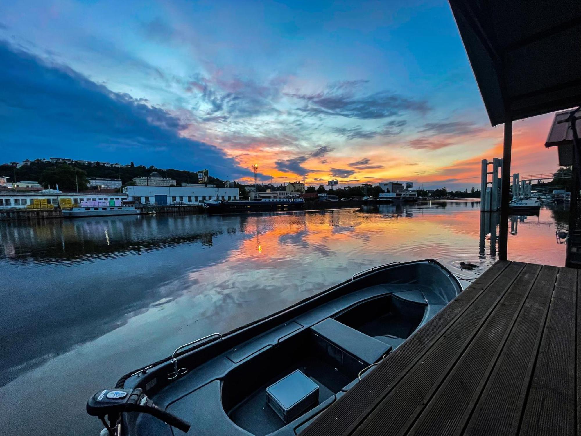 Hotel Houseboat Benjamin - Houseboats Benjamin & Franklin Prag Exterior foto